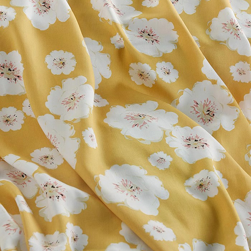 Wit Bloemenprint Op Mooi Geel  - Soft Summer Yellow Clothing recensie en prijs